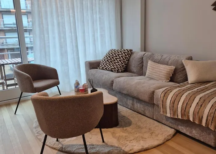 Studio Close To Shops, Restaurants & The Beach