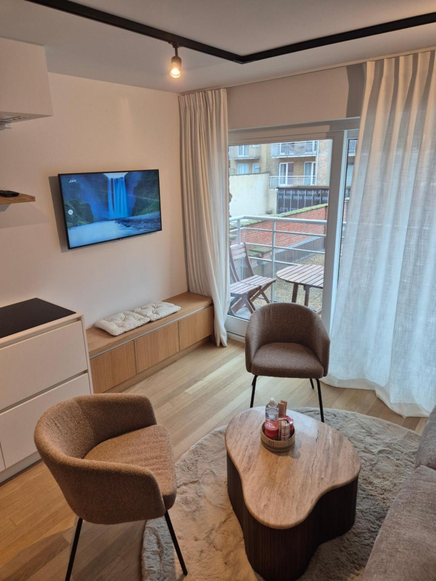 Close To Shops, Restaurants & The Appartement